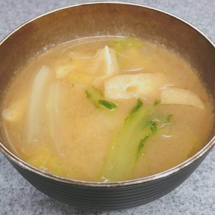 白菜と油揚げの味噌汁